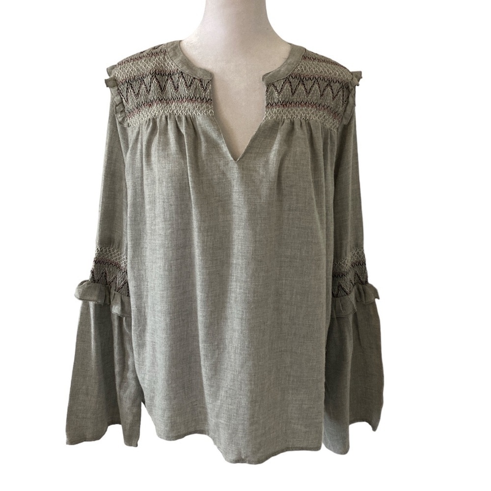 Philosophy small top long bell sleeves gray  smocked v-neck boho